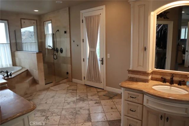 1016 Crown Hill, Simi Valley, CA 93063