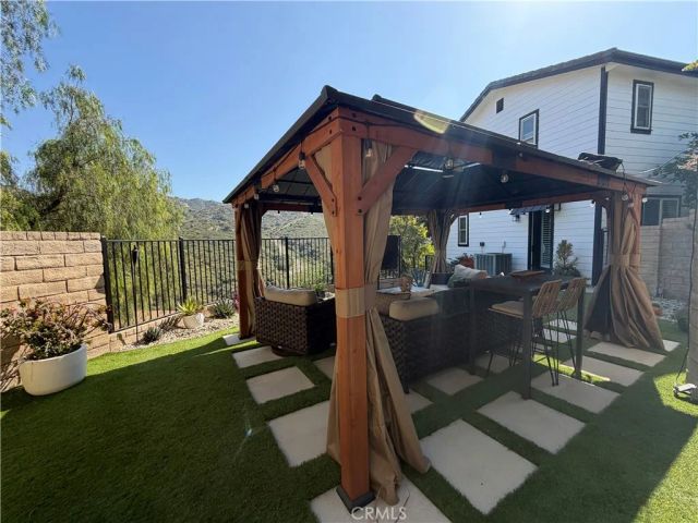 1016 Crown Hill, Simi Valley, CA 93063