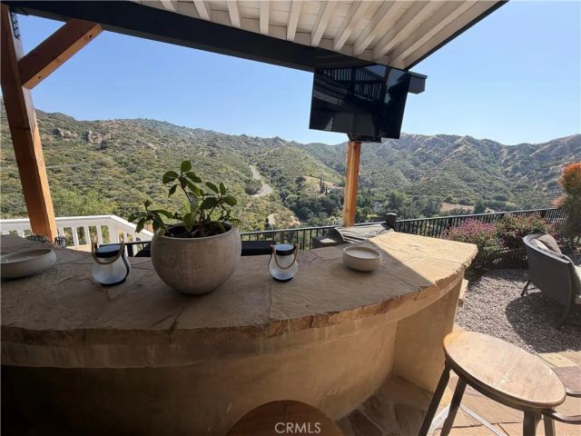 1016 Crown Hill, Simi Valley, CA 93063