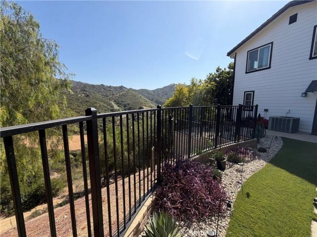 1016 Crown Hill, Simi Valley, CA 93063