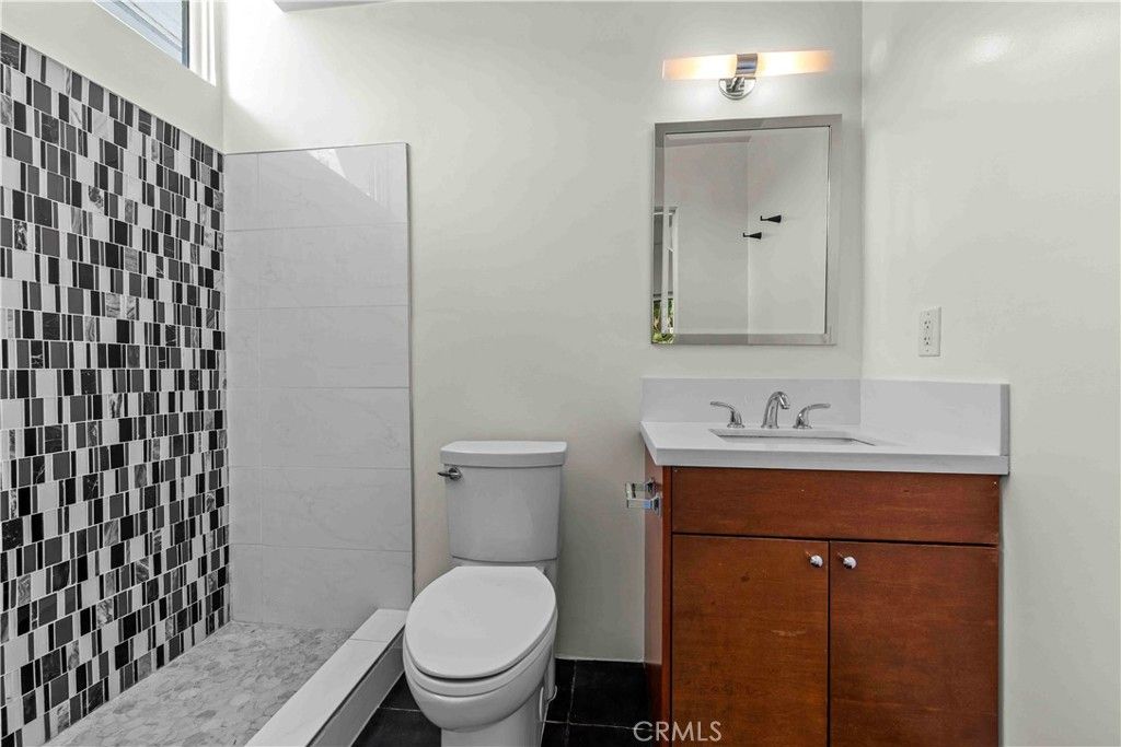 Image 8 of property listing at 900 S 4th, Montebello, CA 90640