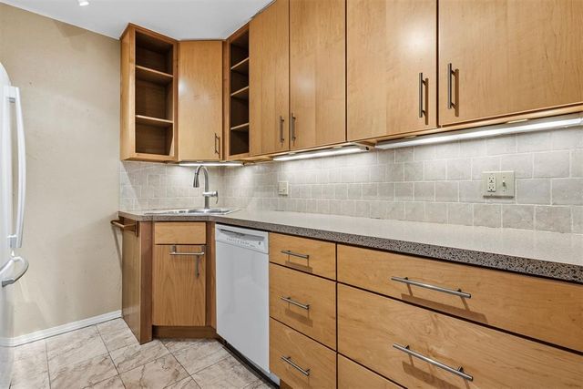 2529 NW 62nd Street 220, Oklahoma City, OK 73112