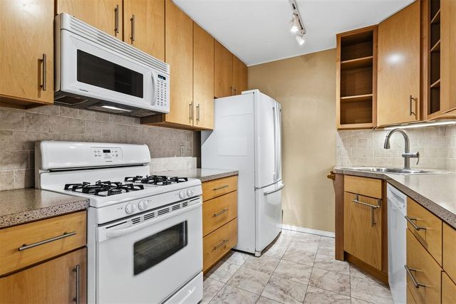 2529 NW 62nd Street 220, Oklahoma City, OK 73112