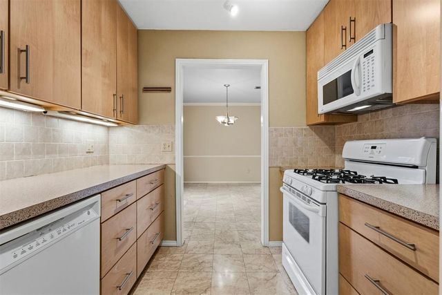 2529 NW 62nd Street 220, Oklahoma City, OK 73112