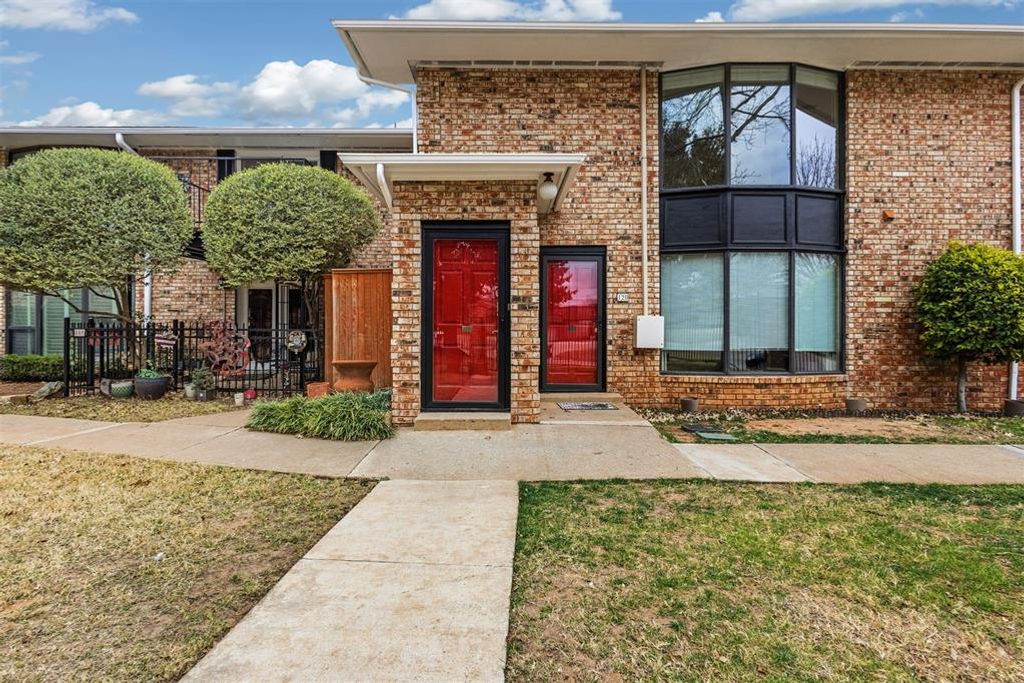 2529 NW 62nd Street 220, Oklahoma City, OK 73112