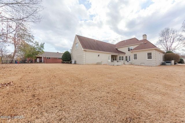 14 Winfield Pl, Jackson, TN 38305