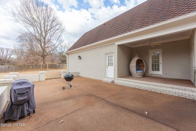 14 Winfield Pl, Jackson, TN 38305