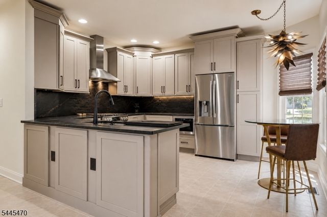 9 Rockhall Ct, Hardyston Twp., NJ 07419