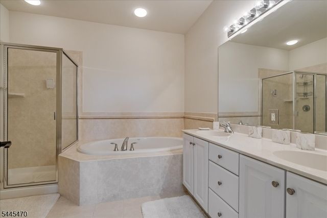 9 Rockhall Ct, Hardyston Twp., NJ 07419