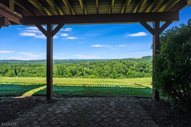 9 Rockhall Ct, Hardyston Twp., NJ 07419