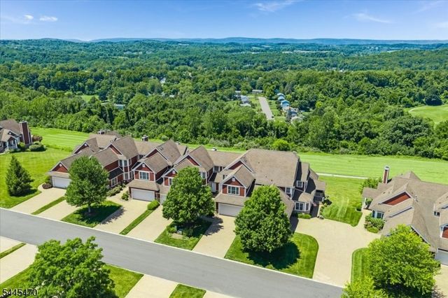 9 Rockhall Ct, Hardyston Twp., NJ 07419