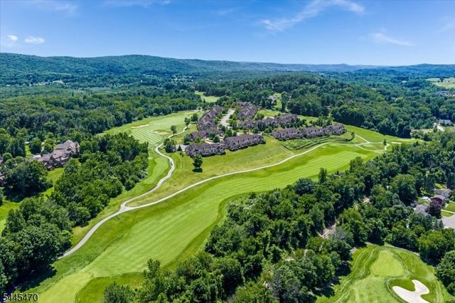 9 Rockhall Ct, Hardyston Twp., NJ 07419