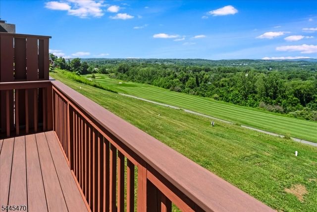 9 Rockhall Ct, Hardyston Twp., NJ 07419