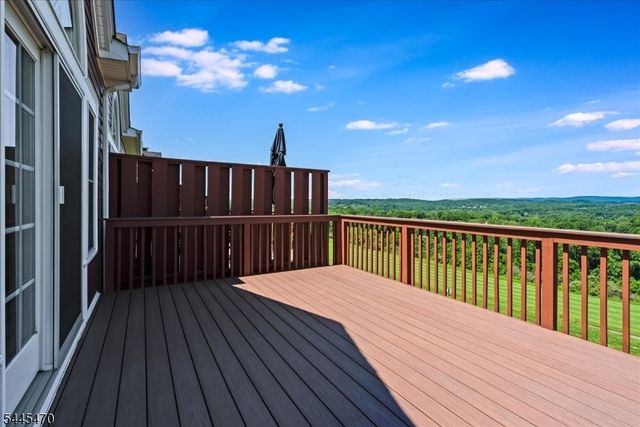 9 Rockhall Ct, Hardyston Twp., NJ 07419