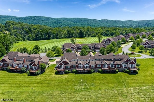 9 Rockhall Ct, Hardyston Twp., NJ 07419
