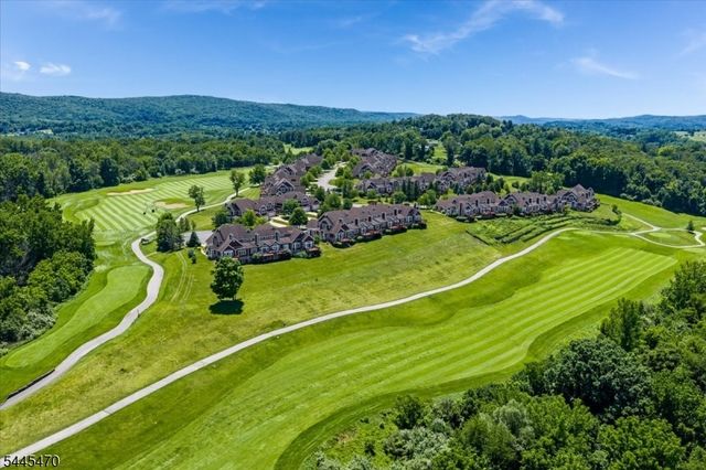 9 Rockhall Ct, Hardyston Twp., NJ 07419