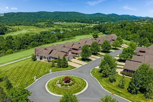 9 Rockhall Ct, Hardyston Twp., NJ 07419