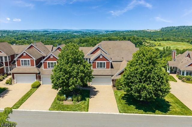 9 Rockhall Ct, Hardyston Twp., NJ 07419