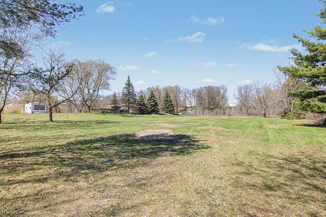 17 Lilac Street, Circle Pines, MN 55014