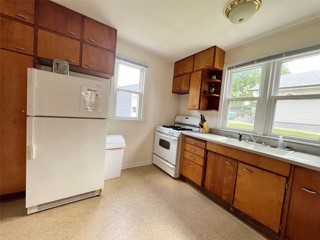 314 E 14th Street N, Newton, IA 50208