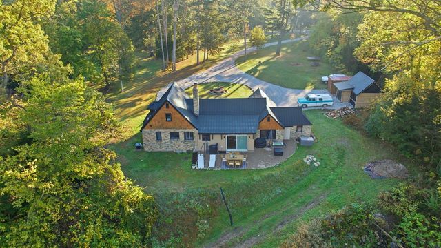 1614 Cedar Point Drive, Niles, MI 49120
