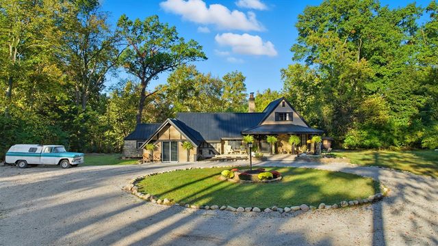 1614 Cedar Point Drive, Niles, MI 49120