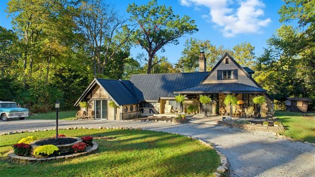 1614 Cedar Point Drive, Niles, MI 49120