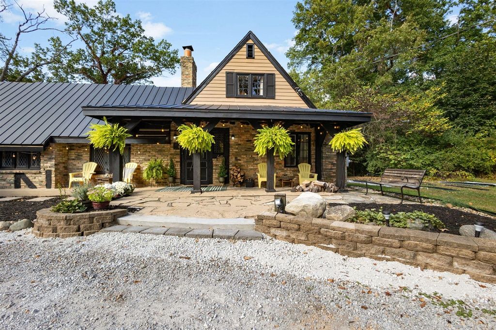1614 Cedar Point Drive, Niles, MI 49120