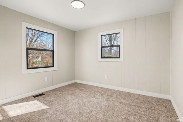 9565 E Wawasee Lane, Syracuse, IN 46567