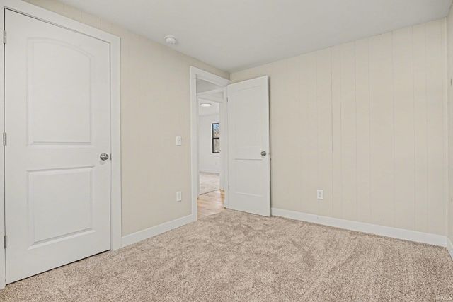 9565 E Wawasee Lane, Syracuse, IN 46567