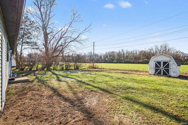 9565 E Wawasee Lane, Syracuse, IN 46567