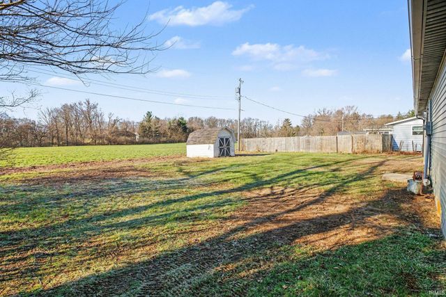 9565 E Wawasee Lane, Syracuse, IN 46567