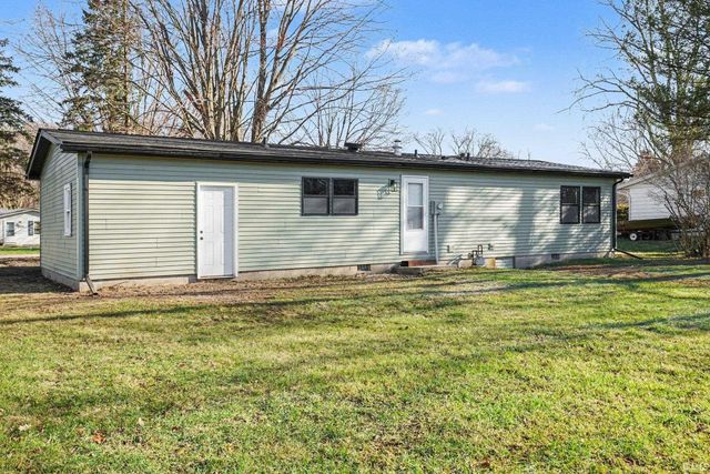 9565 E Wawasee Lane, Syracuse, IN 46567