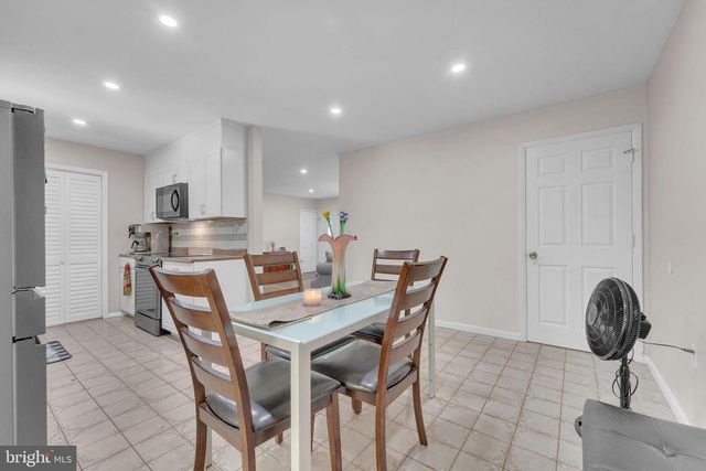 217 E RIDGEWOOD AVE, Galloway, NJ 08205