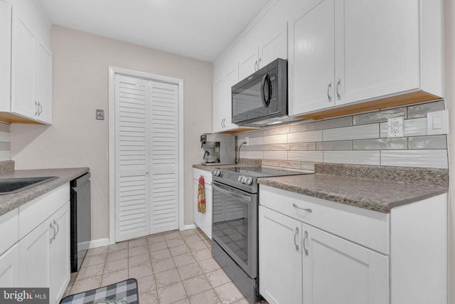 217 E RIDGEWOOD AVE, Galloway, NJ 08205