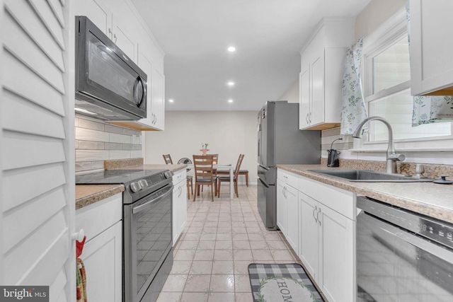 217 E RIDGEWOOD AVE, Galloway, NJ 08205