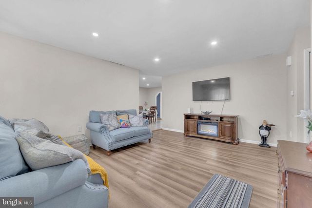217 E RIDGEWOOD AVE, Galloway, NJ 08205