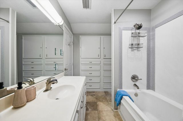 4119 Pirates Alley, Galveston, TX 77554