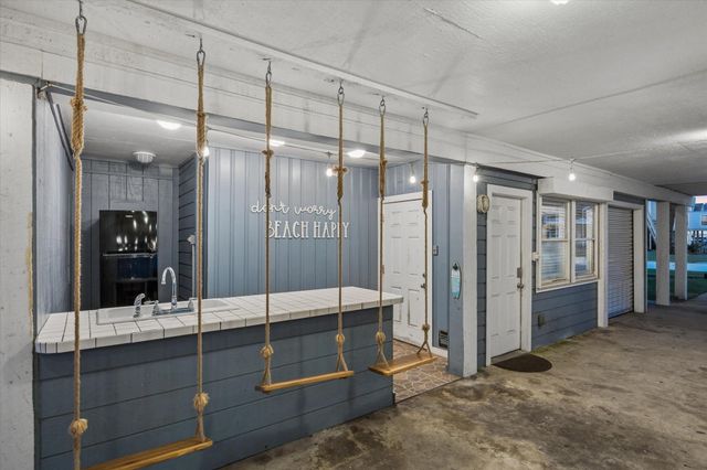 4119 Pirates Alley, Galveston, TX 77554