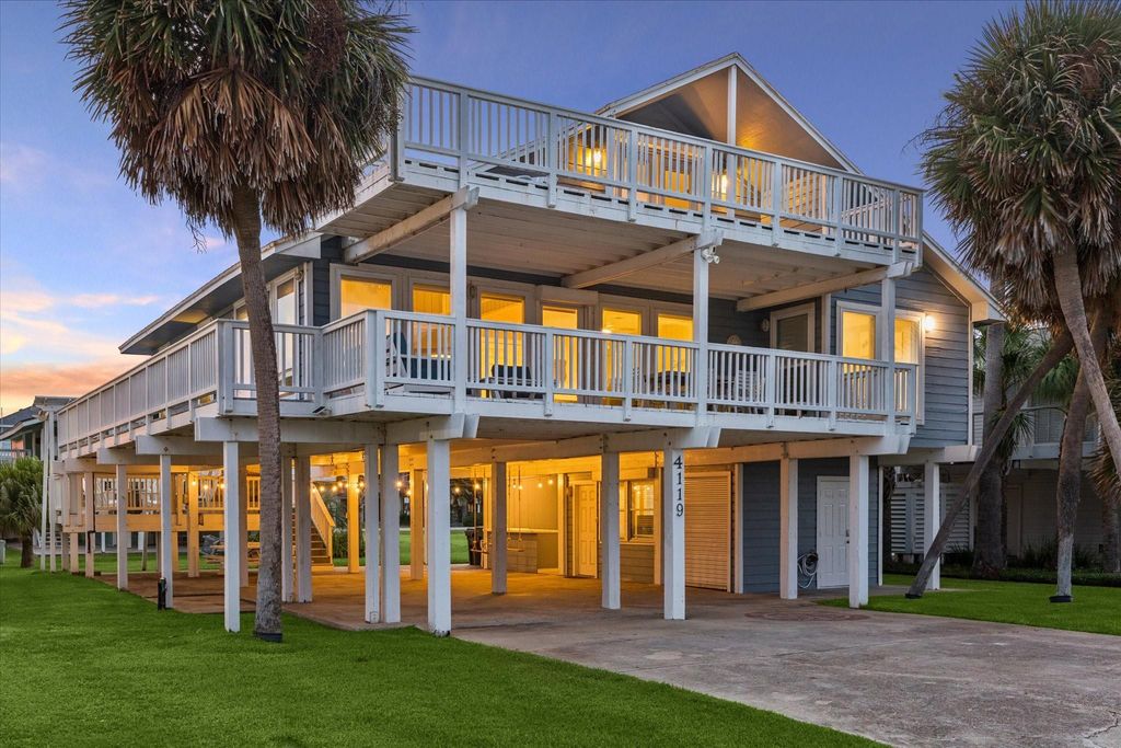 4119 Pirates Alley, Galveston, TX 77554