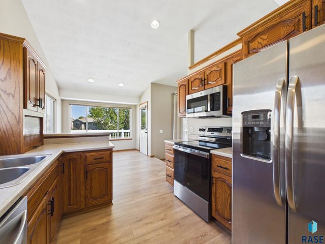 4804 S Samantha Dr Drive, Sioux Falls, SD 57106