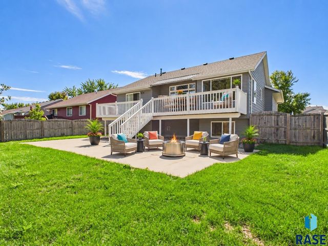 4804 S Samantha Dr Drive, Sioux Falls, SD 57106