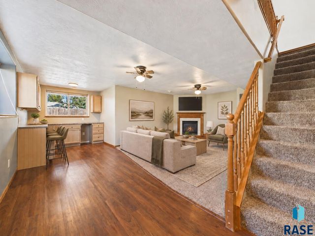 4804 S Samantha Dr Drive, Sioux Falls, SD 57106