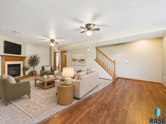4804 S Samantha Dr Drive, Sioux Falls, SD 57106