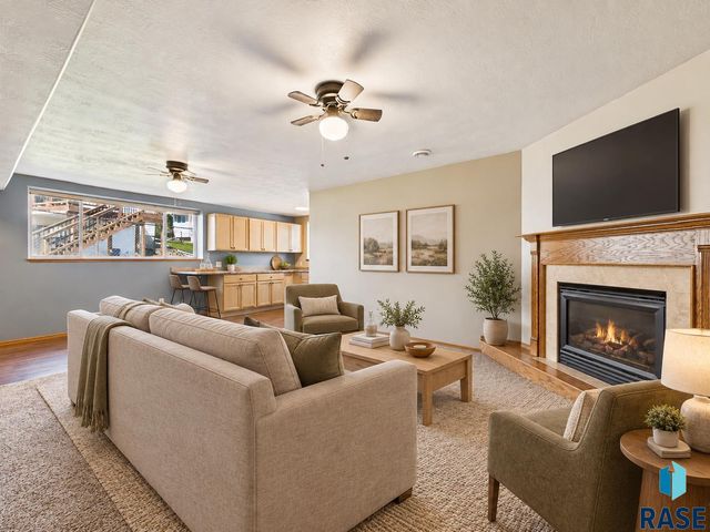 4804 S Samantha Dr Drive, Sioux Falls, SD 57106