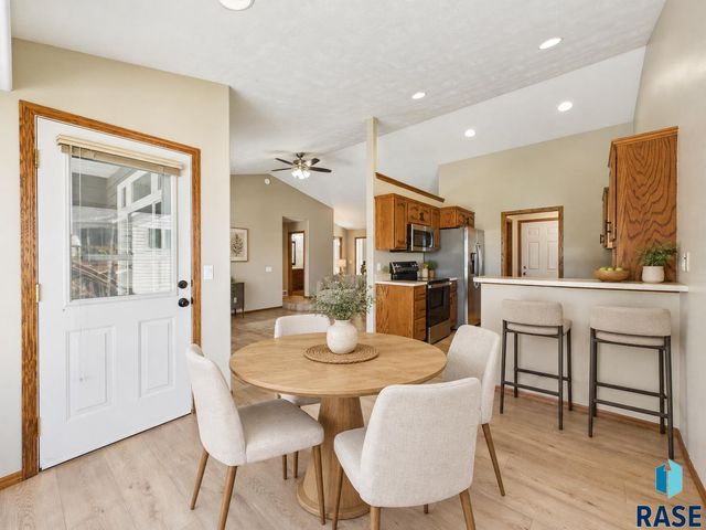 4804 S Samantha Dr Drive, Sioux Falls, SD 57106