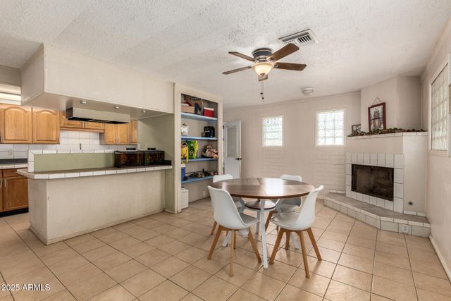 7320 W CINNABAR Avenue, Peoria, AZ 85345