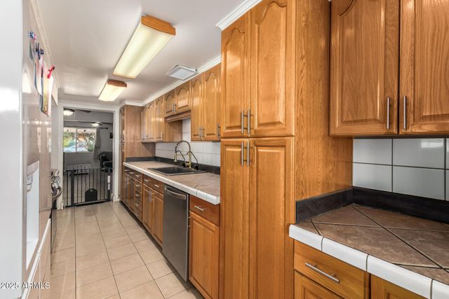 7320 W CINNABAR Avenue, Peoria, AZ 85345