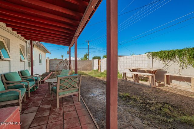 7320 W CINNABAR Avenue, Peoria, AZ 85345