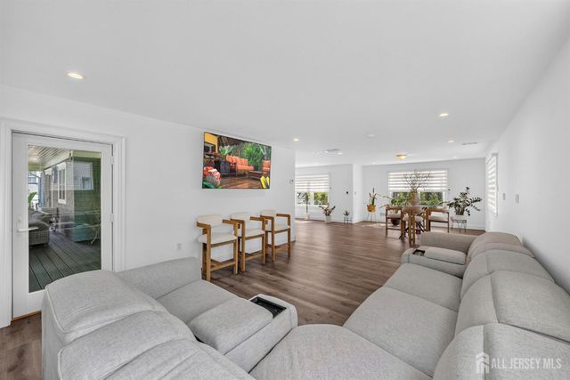 586 Englishtown Road, Monroe, NJ 08831